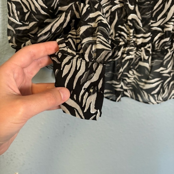 The Kooples Flowing Black and White Zebra Print Sheer V Neck‎ Blouse Size Medium - Picture 13 of 15